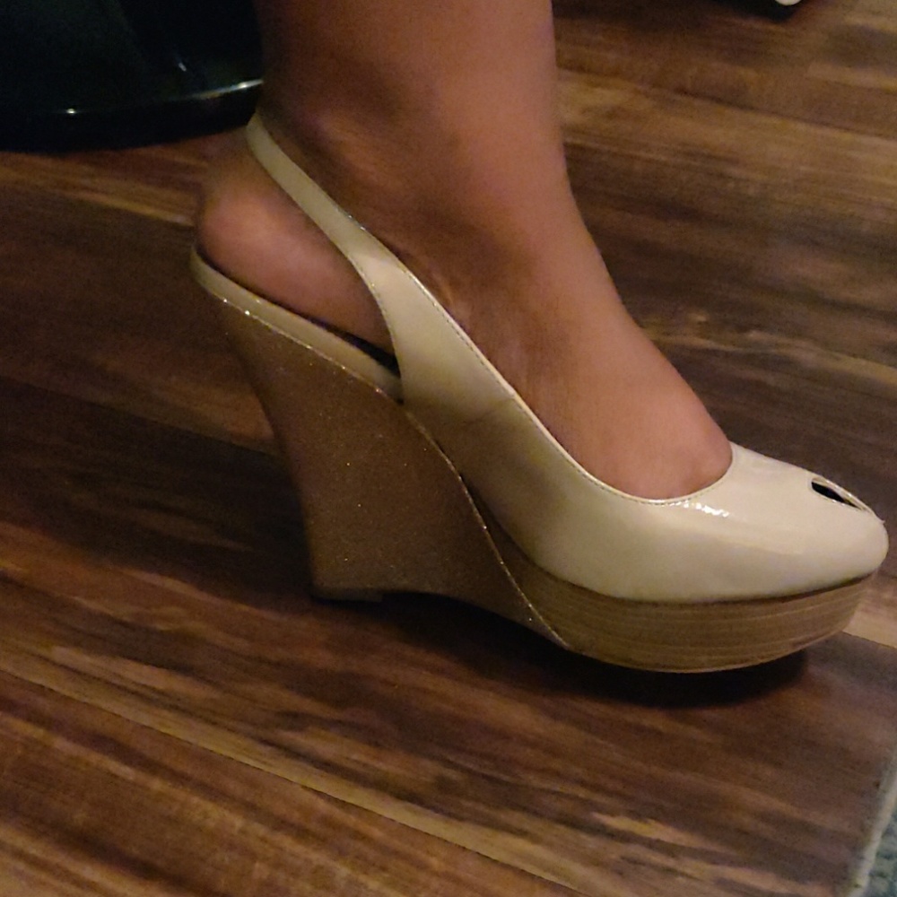 Shoes - Picture 2 of 3